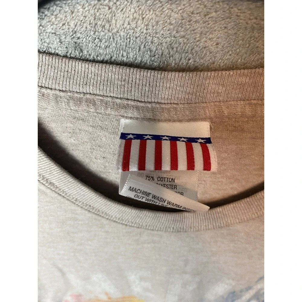 America Adult Medium Beige Tshirt
